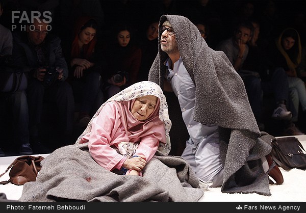 اجرای نمایش در شوره زار  به کارگردانی و نویسندگی حسین کیانی در تماشاخانه ایرانشهر